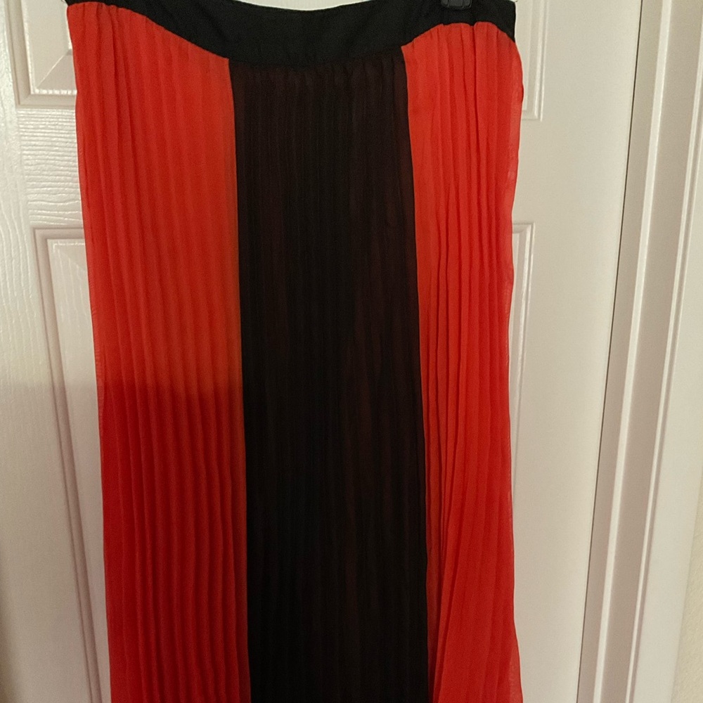 Romeo n Juliet Couture L colorblock pleated skirt